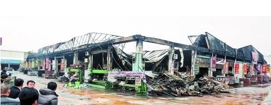 【福建】水頭閩南第一建材市場發生大火 損失慘重