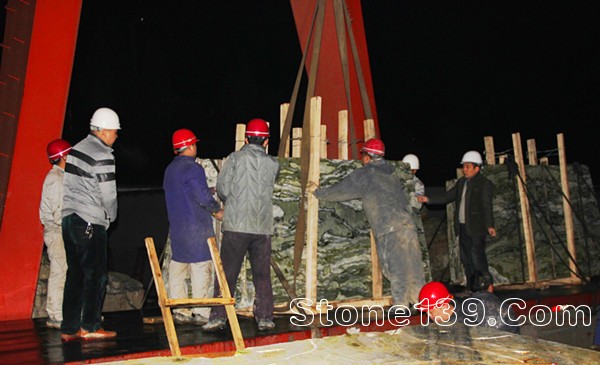 陜西省地礦總公司重點(diǎn)項(xiàng)目“漢中黃玉礦”首批產(chǎn)品裝運(yùn)銷(xiāo)售