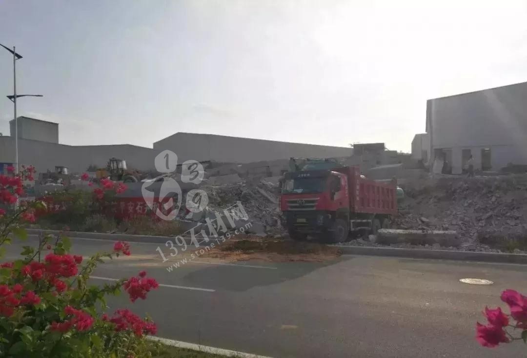 福建南安市石井鎮拆石材廠棚，移石材方料
