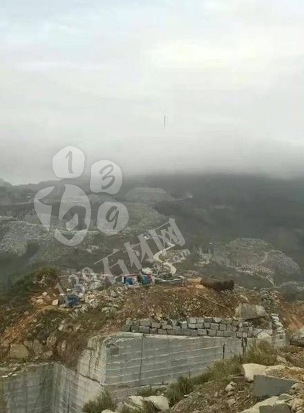 福建長泰吳田山G654芝麻黑：歡天喜地百車?yán)?價(jià)格連漲百年不遇
