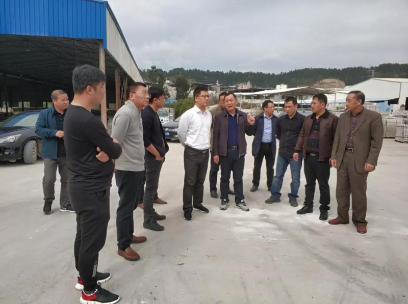福建古田縣縣長深入鶴塘鎮(zhèn)調研石材礦產(chǎn)綜合整治工作