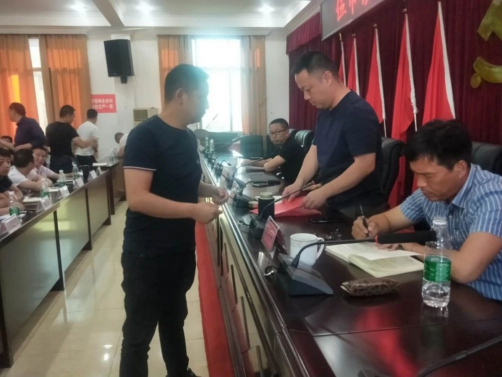 湖南岳陽市平江縣伍市鎮（湖南灰麻）召開石材綜合整治工作推進會