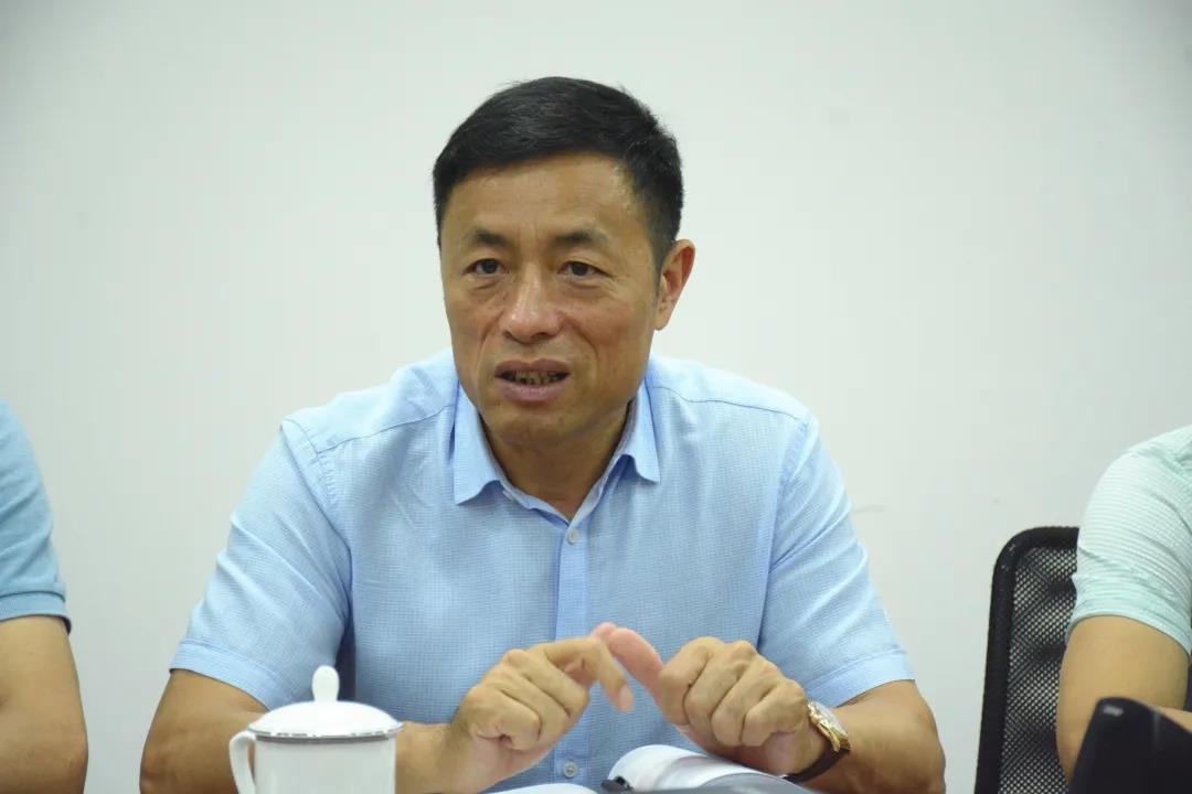 南安市檢察院黨組書記、檢察長曾閩宏帶隊到南安市石材協會調研