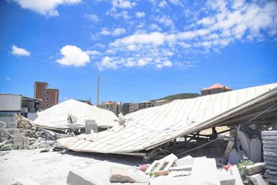 重拳出擊！南安市石井鎮開展石材企業污染整治行動，對三無石材廠機臺進行破壞處理