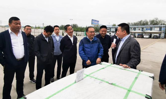 考察幾大知名花崗巖產區，把中部（麻城）石材產業園建成中國臨礦產業集群標桿園區達成共識