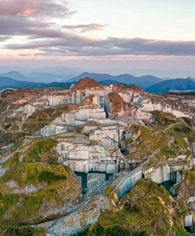 圖賞封礦后的福建最大石材礦山——長(zhǎng)泰吳田山!